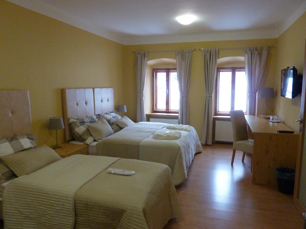 Apartments And Suites เครมนิตซา ห้อง รูปภาพ