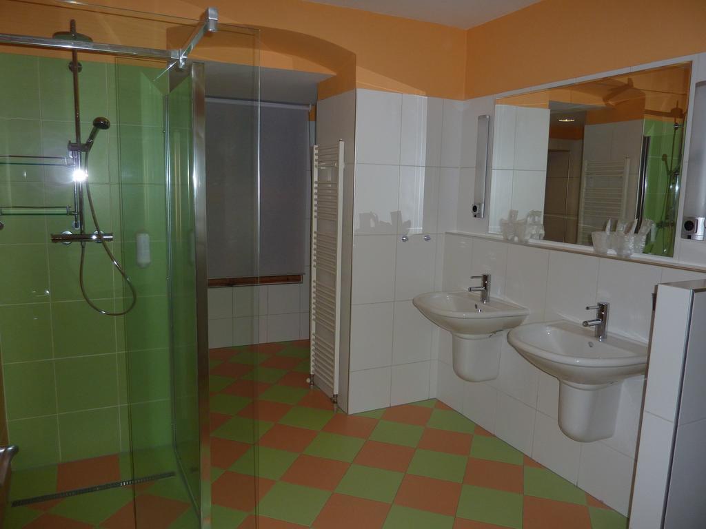 Apartments And Suites เครมนิตซา ห้อง รูปภาพ